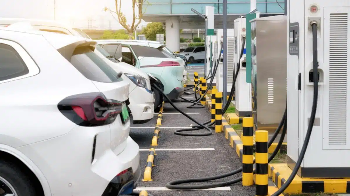 Quelle dimension pour une place de stationnement pour un véhicule électrique